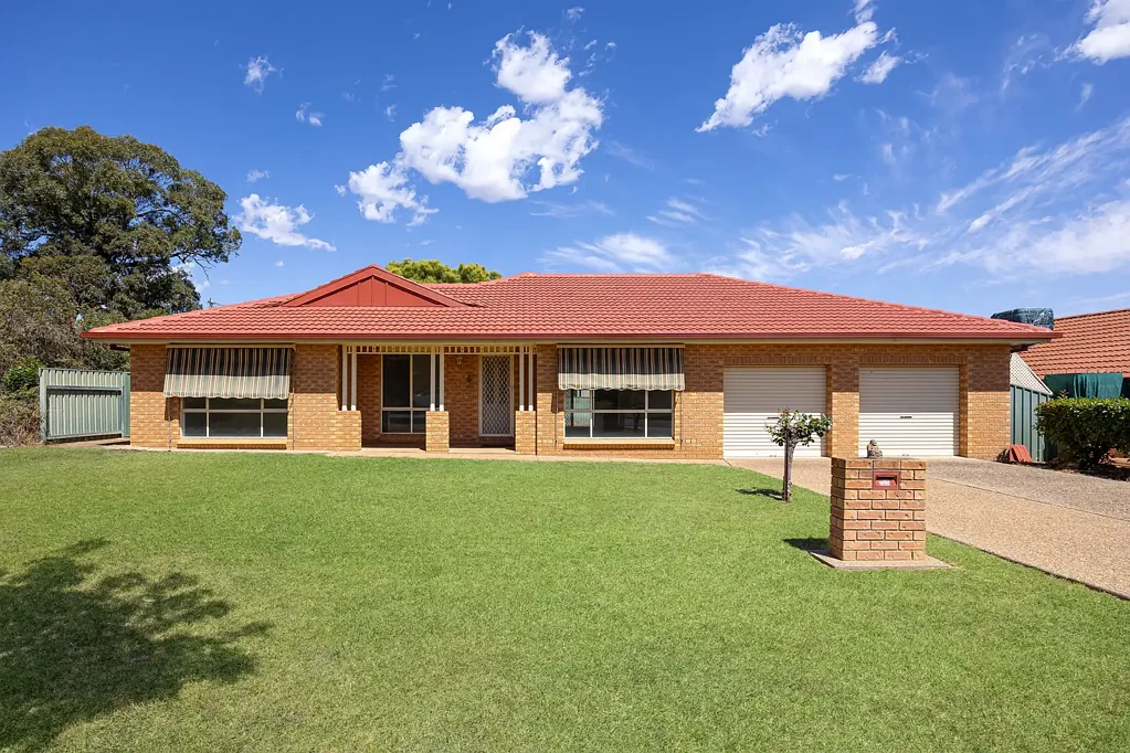 15 Boree Avenue, Forest Hill, NSW 2651