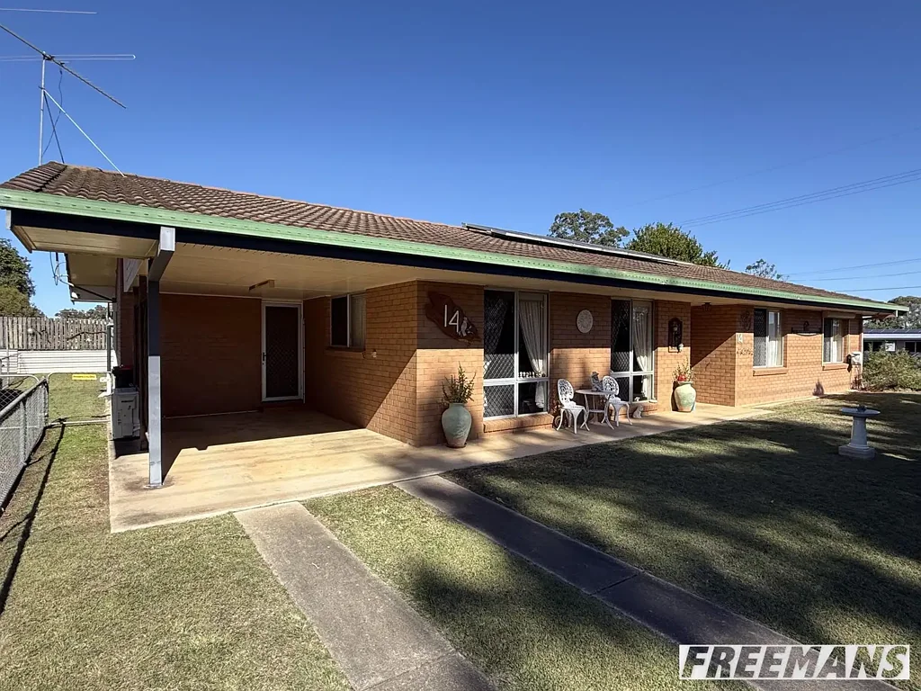 Nanango 3Kwarto Well Presented Brick Home with Powered Shed & Outdoor Entertaining