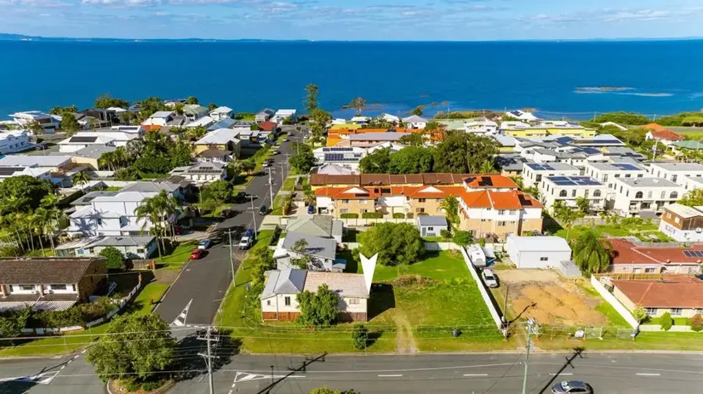 25 Ellen Street, Woody Point, QLD 4019