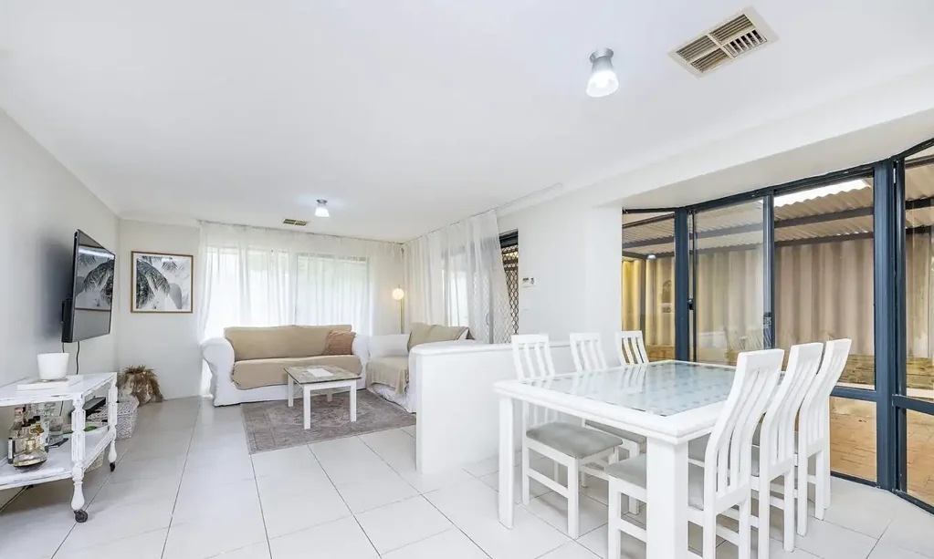 BEACHSIDE LIVING AT ITS BEST