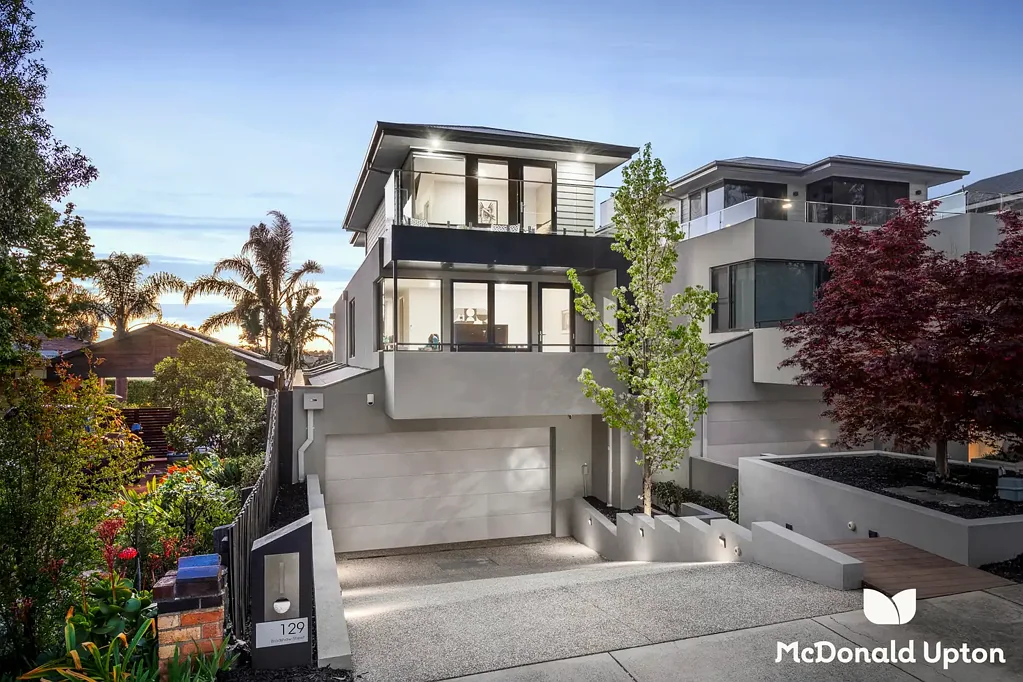 Essendon 4ห้องนอน Architectural Luxury on the Park