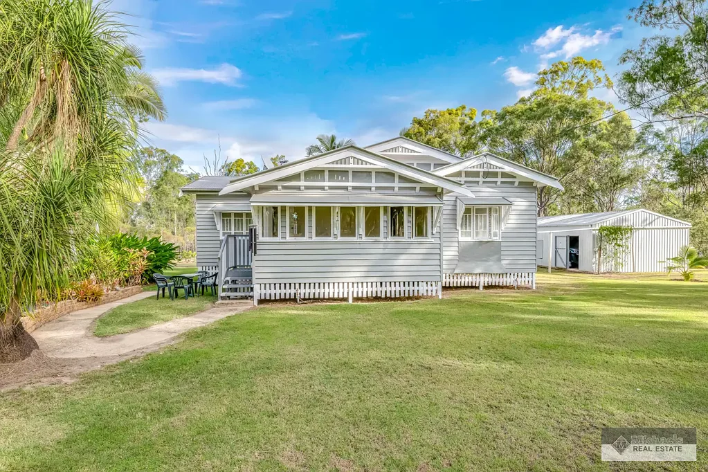 South Kolan 3कमरा Queenslander Retreat Surrounded by Established Gardens on 5 Acres