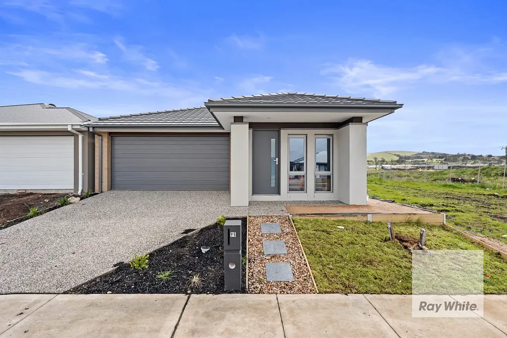 BILLS INCLUDED, SELF CONTAINED ROOM IN HEART OF BEVERIDGE