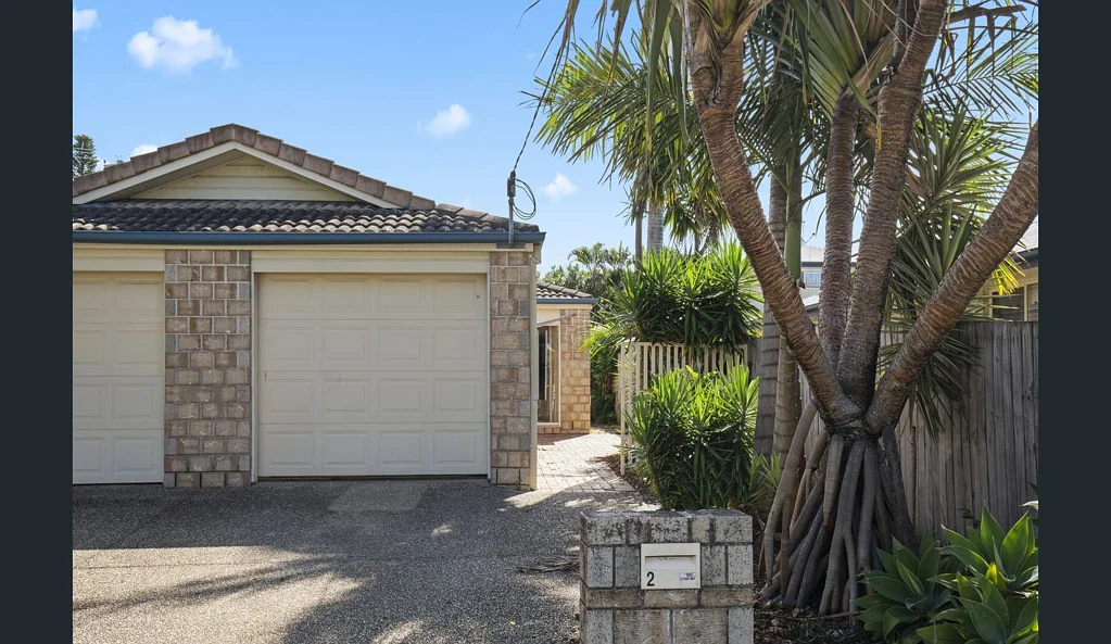 1/4 Molucca Avenue, Palm Beach, QLD 4221