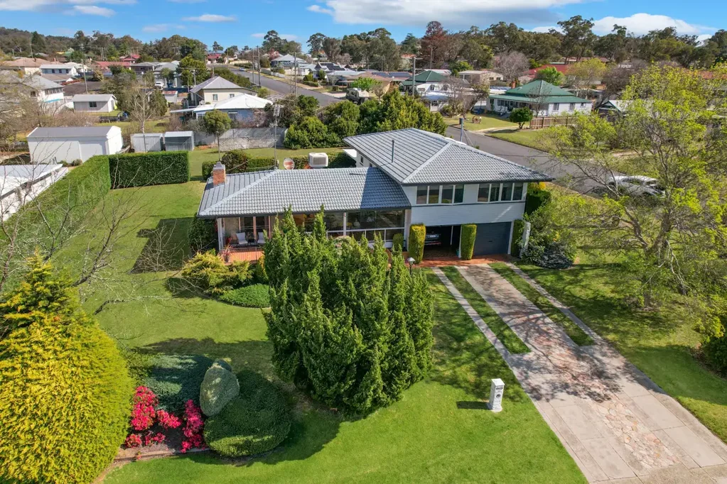 Stanthorpe 4Zimmer First Time Offered in Over 60 Years – 1,857m² on Two Titles