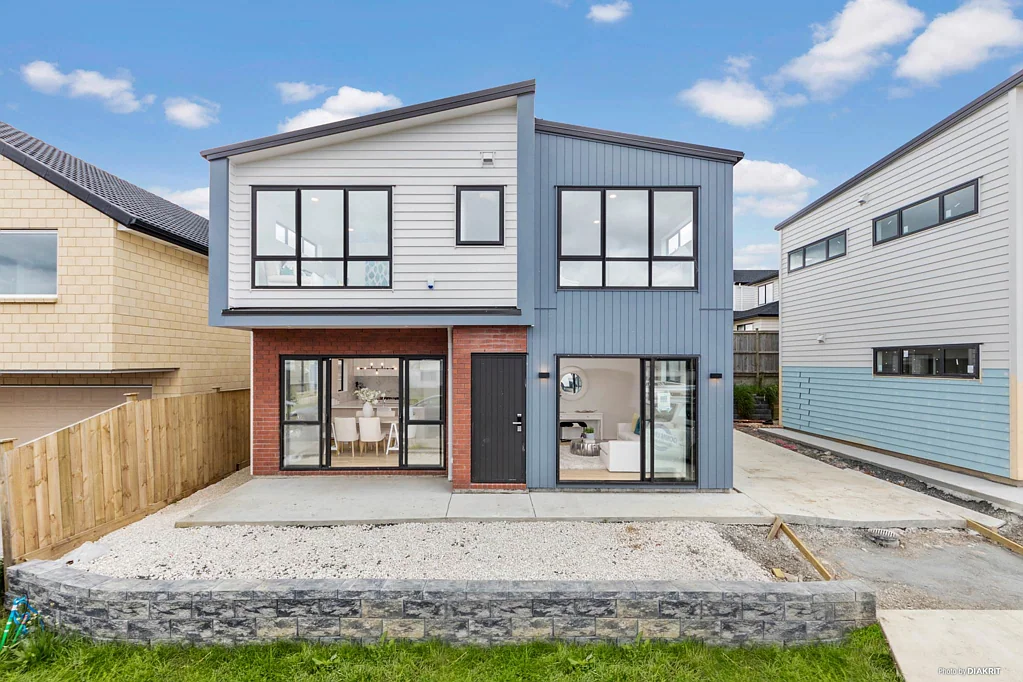 Flat Bush 4બેડરૂમ Discover Modern Family Living