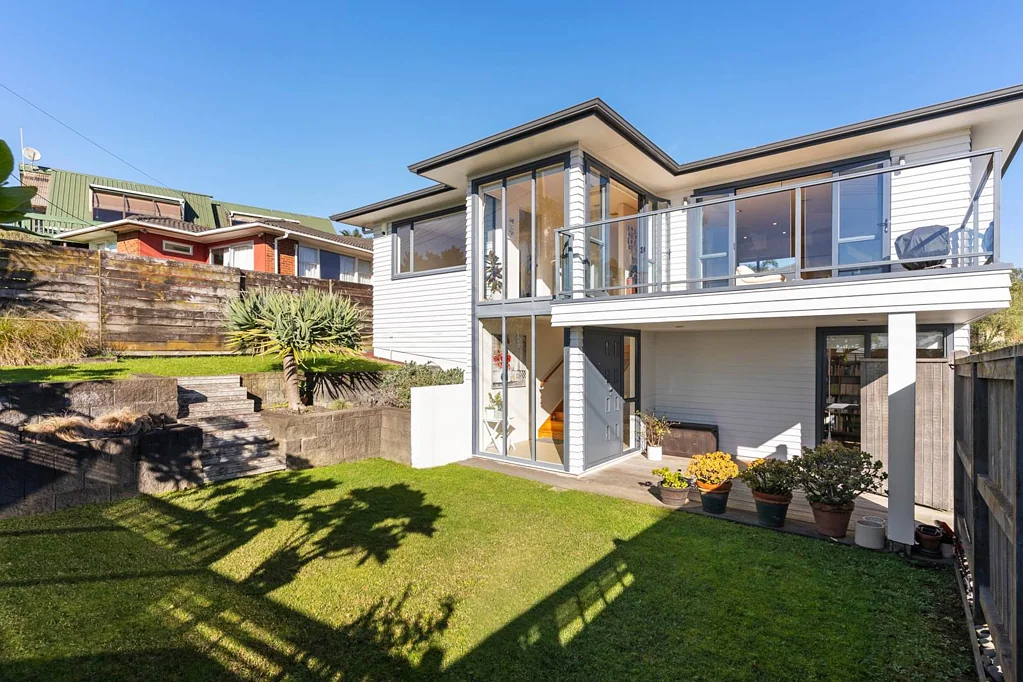 762 East Coast Road, Pinehill, North Shore City, Auckland