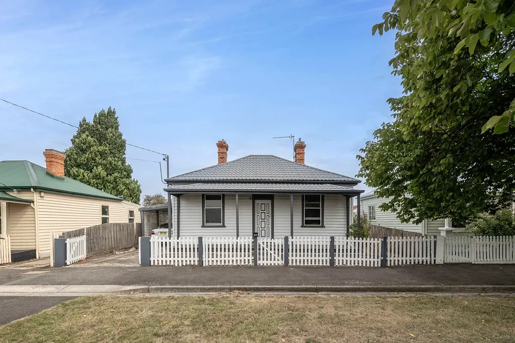 Invermay 3غرفة نوم Circa 1895 Invermay Cottage – Potential Plus