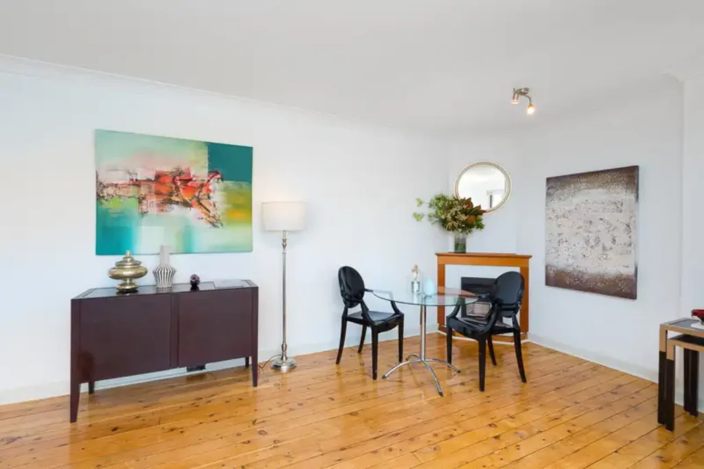 Stylish top floor One Bedroom Apartment with Expansive Views in the heart of Potts Point