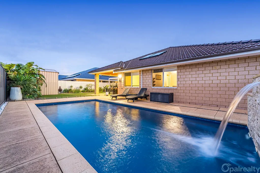 6 Margaret Road, Secret Harbour, WA 6173
