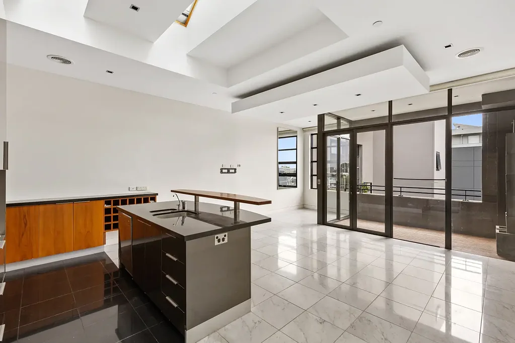UNDER APPLICATION - Urban Elegance
