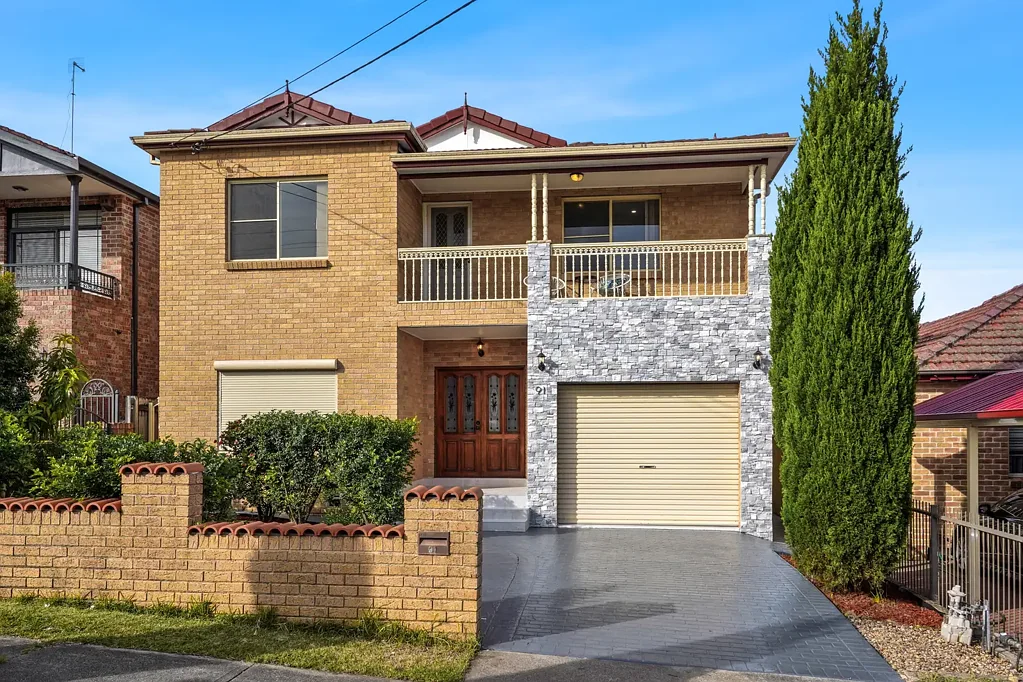 Merrylands 5ਬੈੱਡਰੂਮ Great Family Home in a Convenient Location