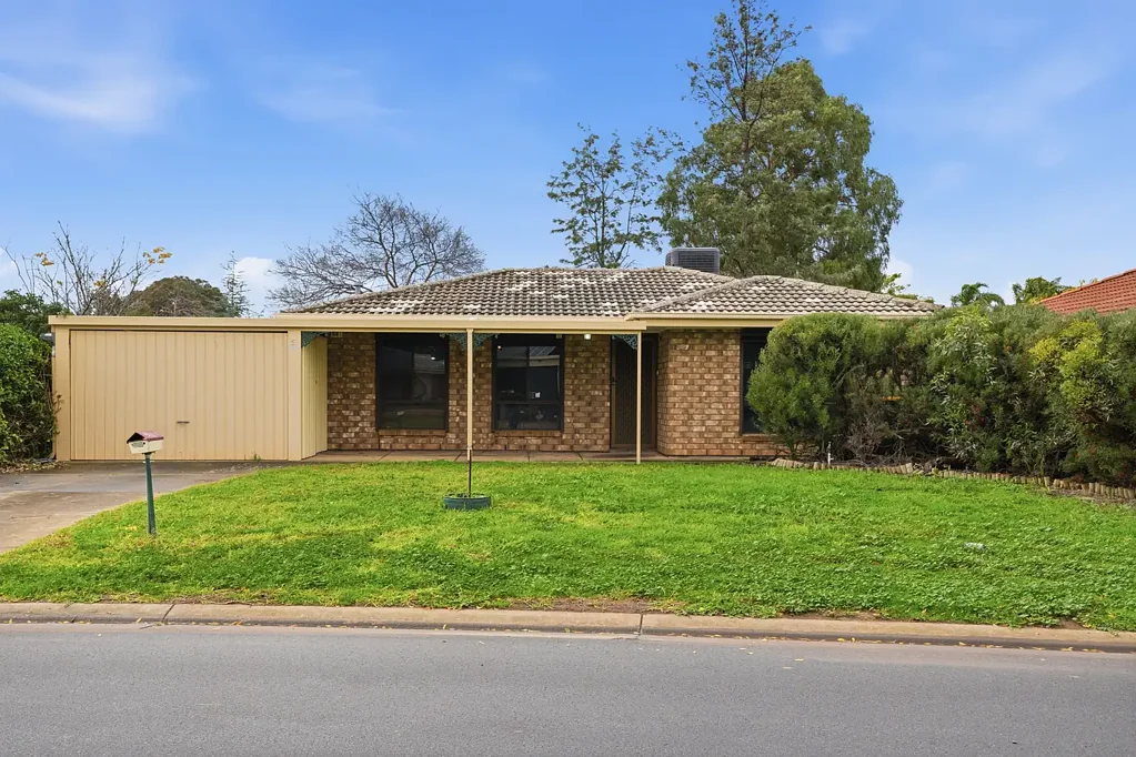 Neat & Comfortable Family Home in a Quiet Location