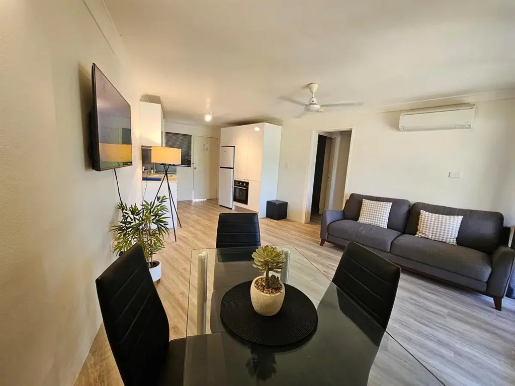 Cairns North 2Moenga Unit 28 – Top Floor – Brilliant Presentation!