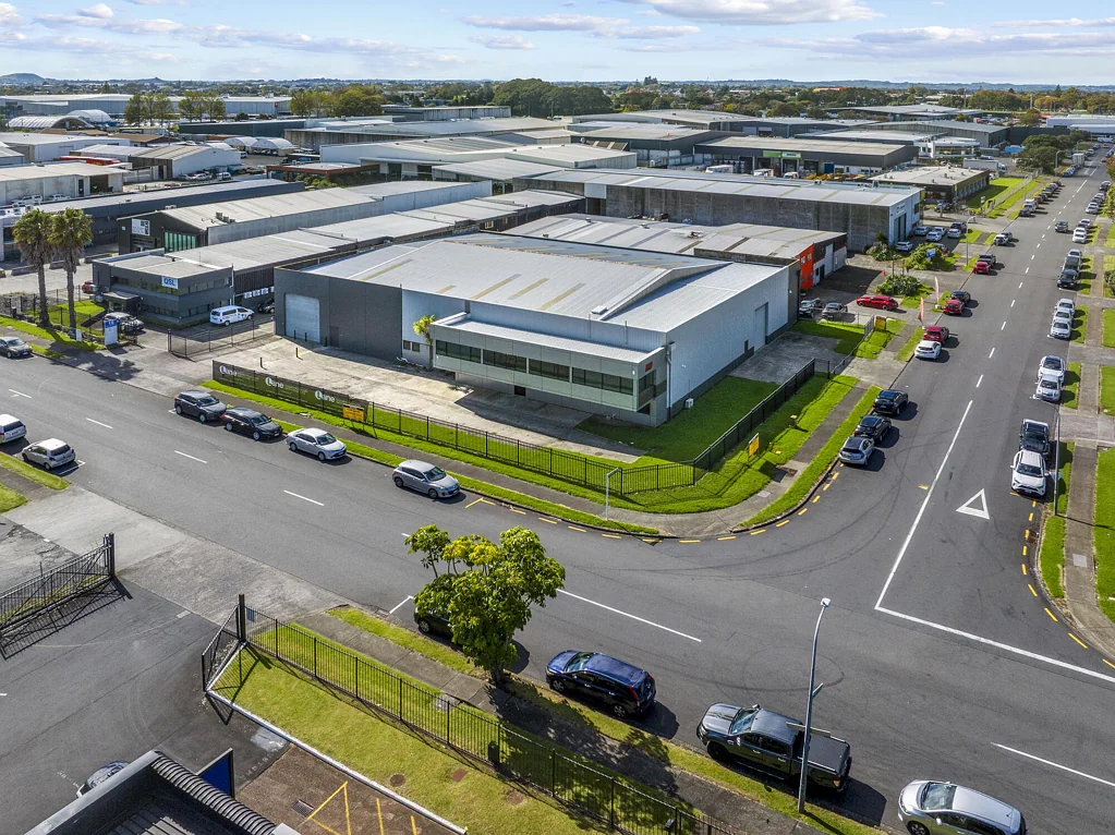 Mangere Corner site with dual access - 1,556sqm