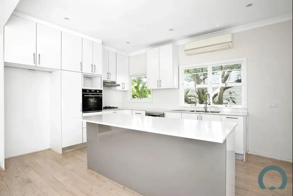 Single-Level Home in Convenient Mosman Location