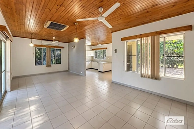 ਰਹਿਣ ਵਾਲਾ ਕਮਰਾ - 49 Giles Street, Katherine, NT 850