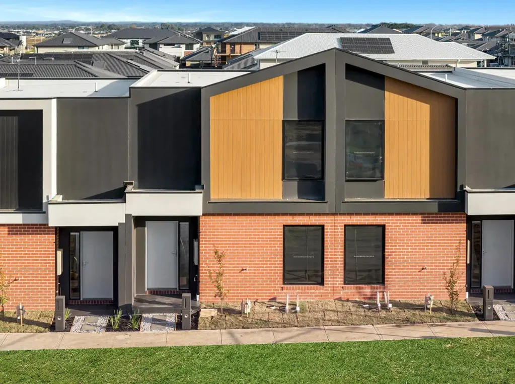 Contemporary Living with Space and Style in Clyde North