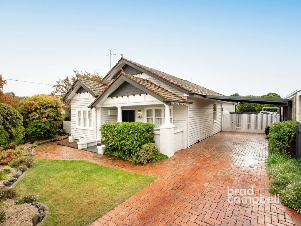 Shepparton 4Phòng ngủ STUNNING 4 BED HOME, FULL OF CHARM WITH POOL & ENTERTAINING