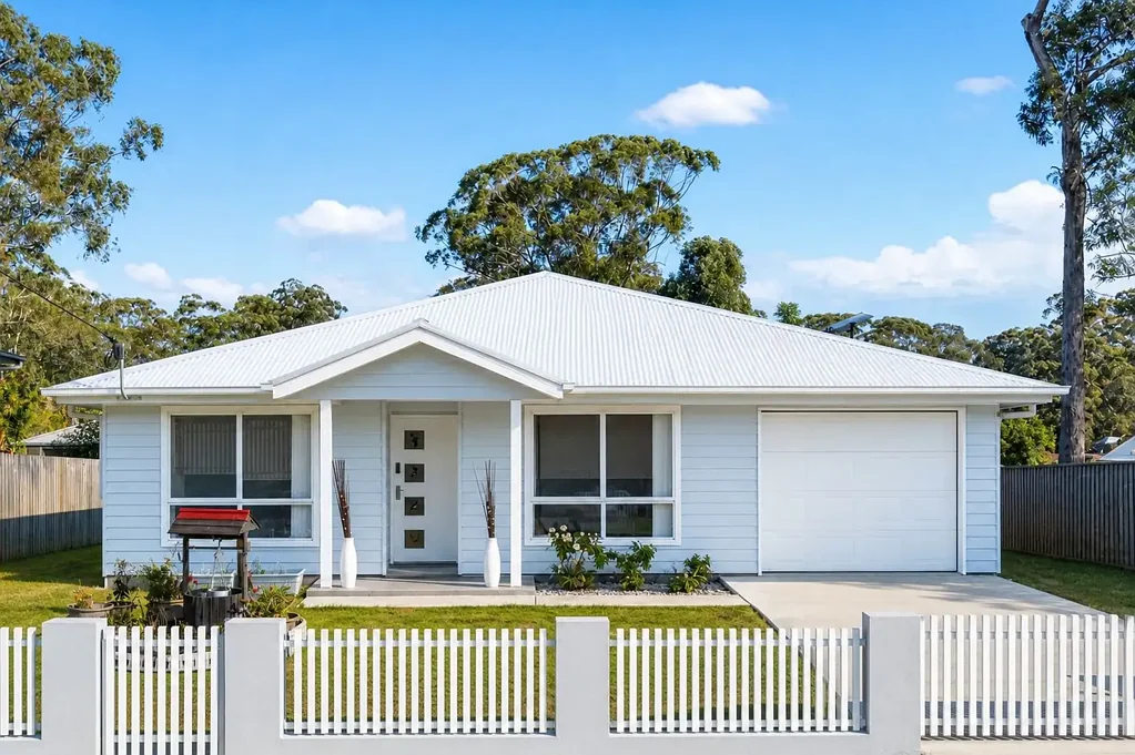 Russell Island 3房 现代风格、优质装修与轻松岛屿生活 Contemporary Style, Quality Finishes & Easy Island Living