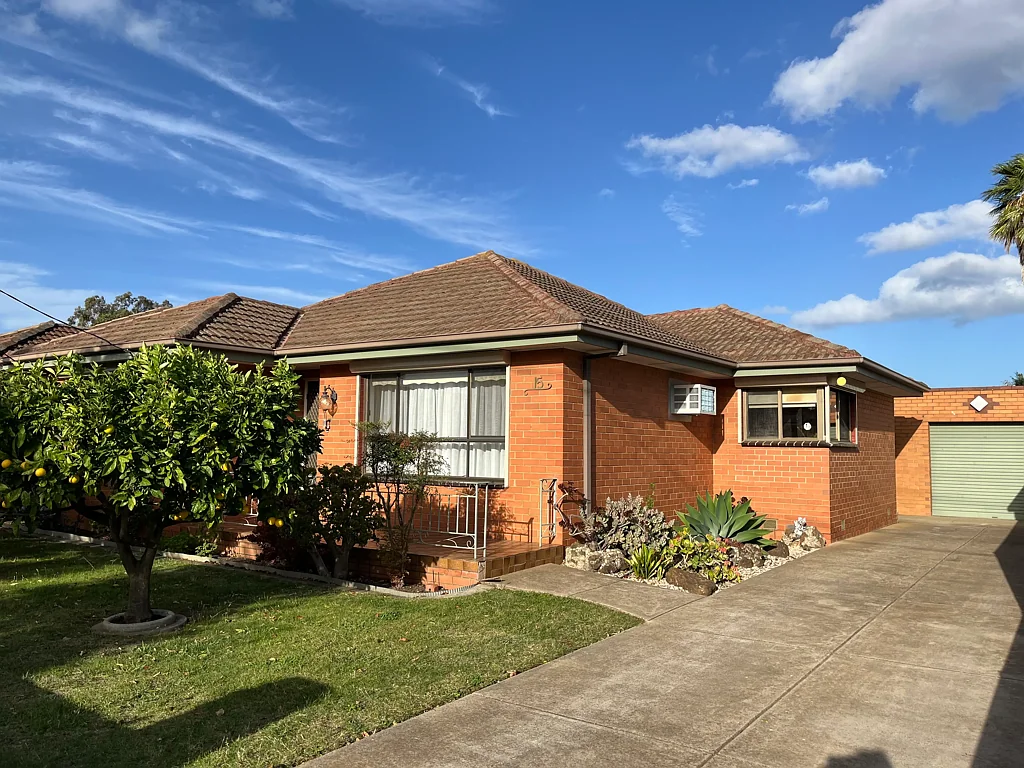***APPLICATIONS CLOSED - UNDER OFFER***