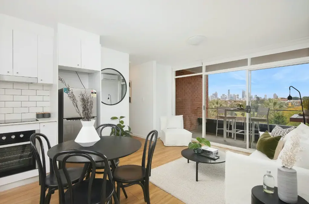 Annandale 2कमरा Panoramic Views in a Prime Annandale Setting