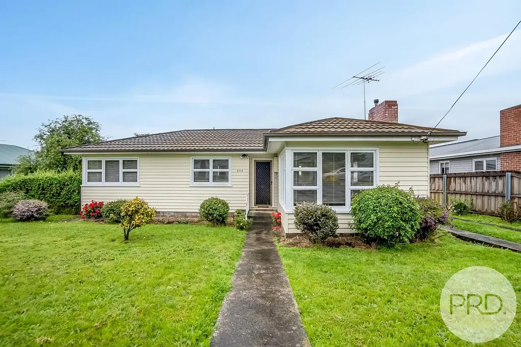 Refurbished In Ideal Location