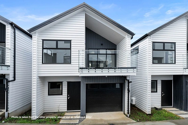 Bucklands Beach 3房  Macleans zoned, Freestanding Modern Family Home!