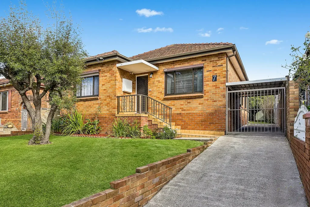7 Proctor Avenue, Kingsgrove, NSW 2208