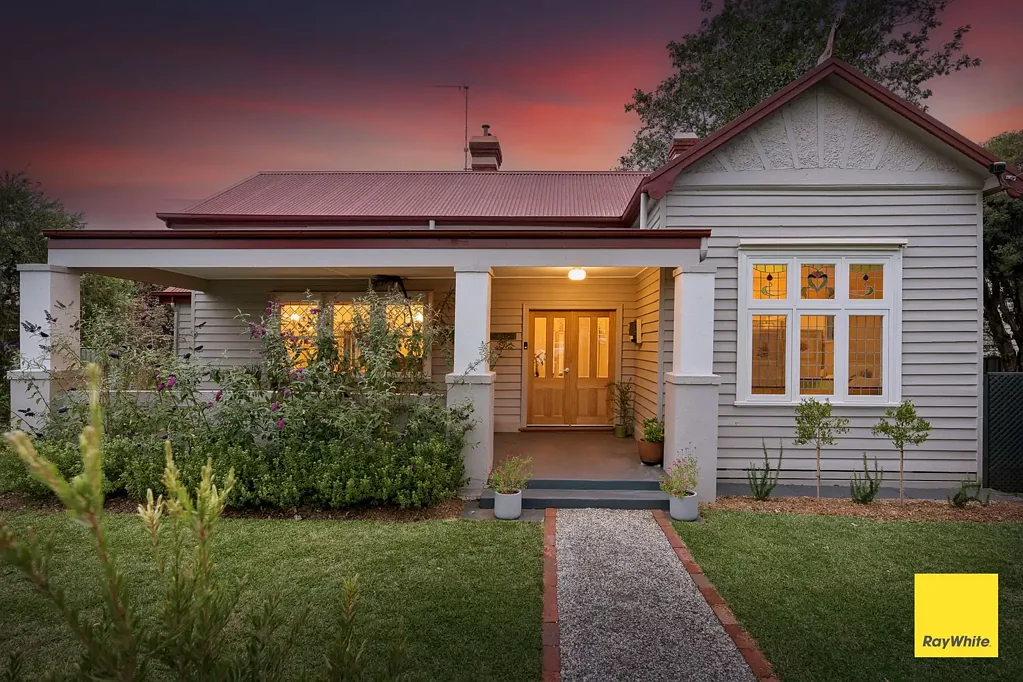 64 Neale Street, Kennington, VIC 3550