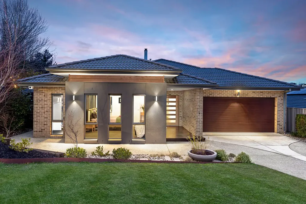 Ballarat North 4房  A Private Family Retreat in a Peaceful Ballarat North Court