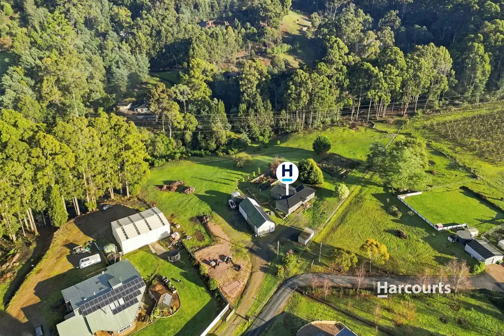 Spreyton 4कमरा A Private Lifestyle Property with Exceptional Shedding
