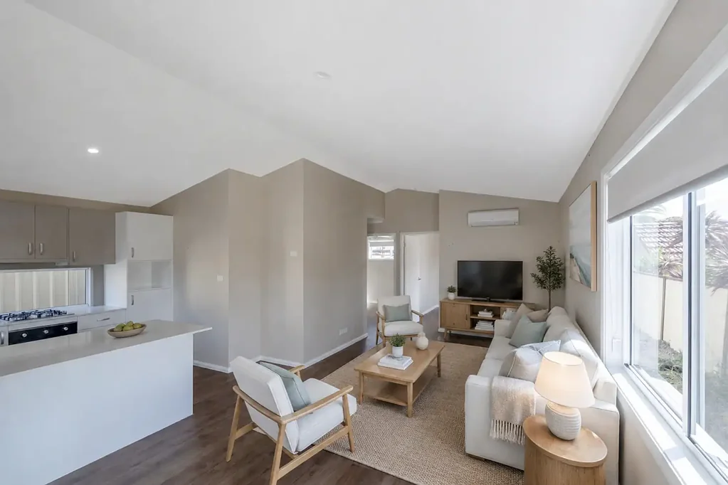 Low Maintenance Living Close to Shops, Beaches & Transport