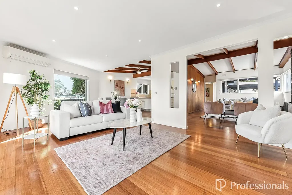Dingley Village 4ห้องนอน Spacious Family Home with two separate living areas in quiet court Location!