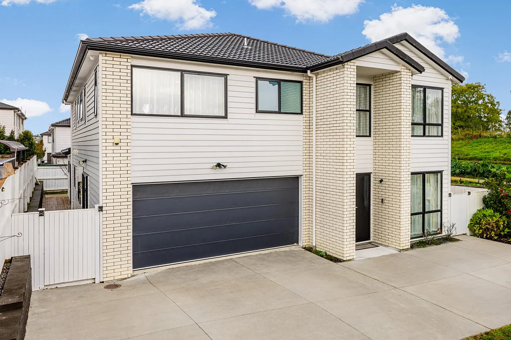 Flat Bush 6房  Near New Home with 4 Ensuites
