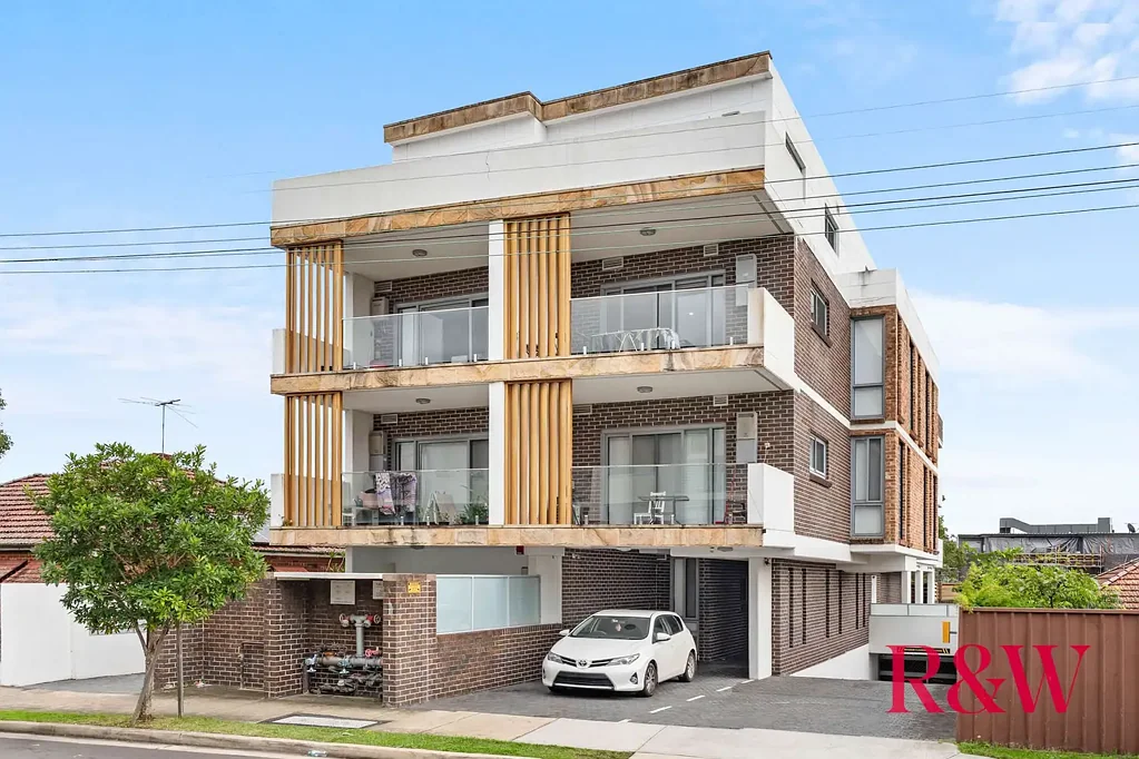 Strathfield South 1房 步行道公园学校近 现代优质厨房 石材台面 大型阳台 安全停车位 精品综合楼 EXTRA LARGE 1 BEDROOM APARTMENT