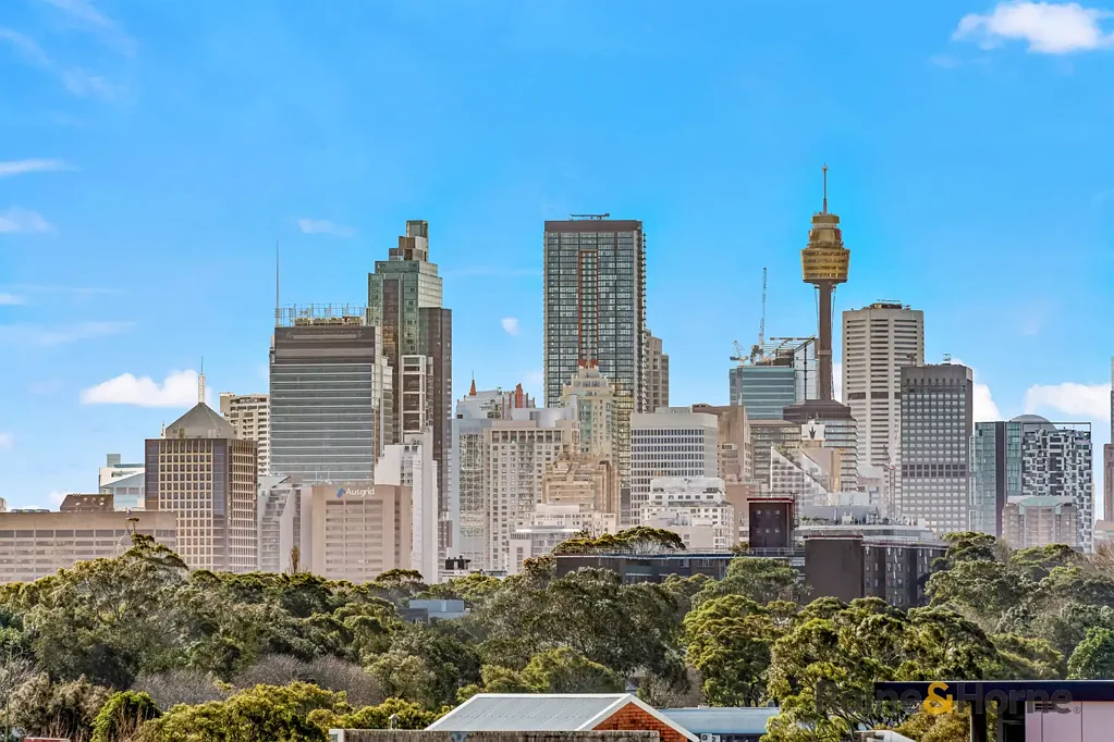 Spacious Two Bedder with Stunning City View