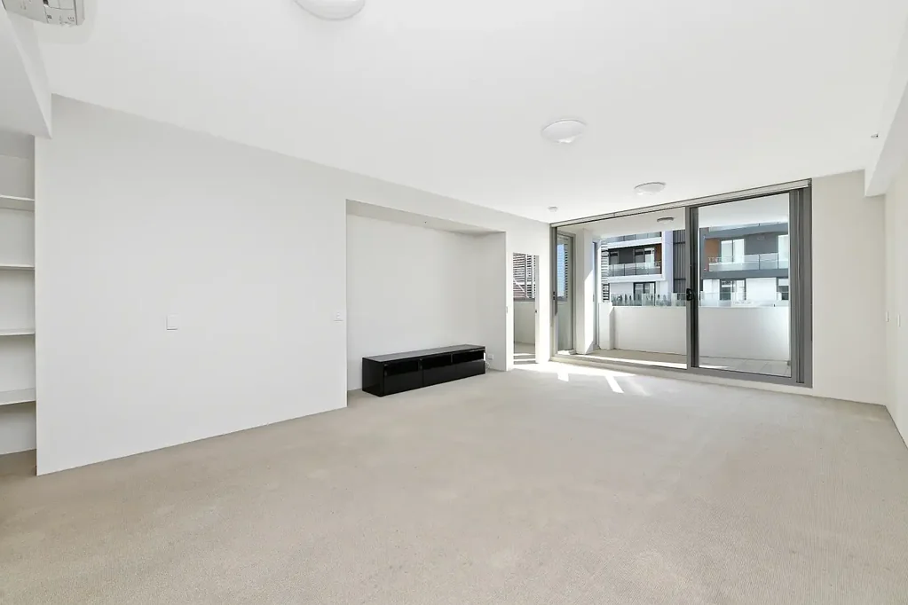 2 Bedrooms Apartment in "La Vie" Building