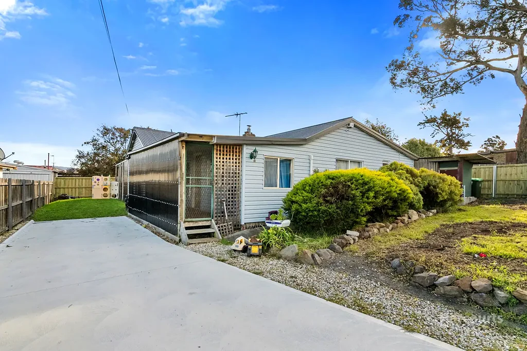 Midway Point 4 Bedroom Launch into Lifestyle or Investment Potential
