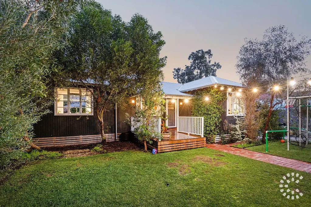17 Harwood Street, Hilton, WA 6163