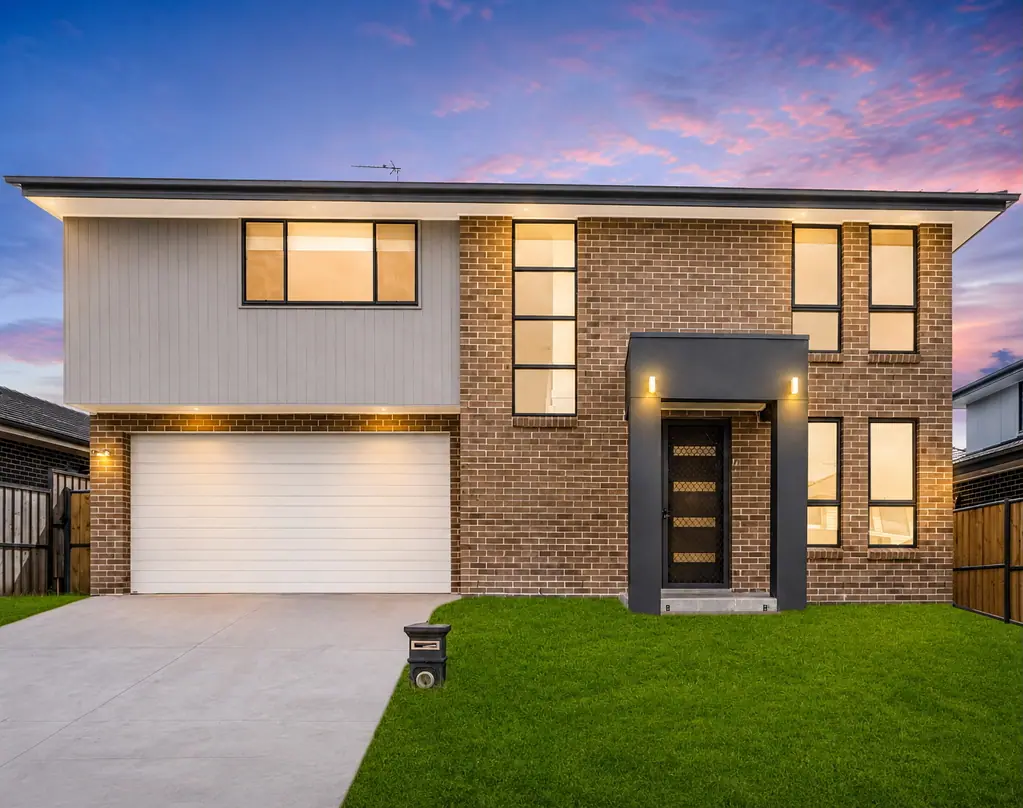 Box Hill 4 Slaapkamer Double story build on prime location. Easy access to transport