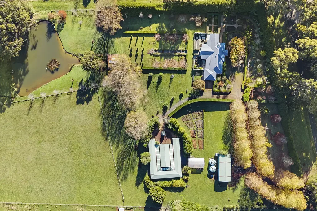 Little Hampton 3Kwarto A Garden of Distinction – An Extraordinary Lifestyle Opportunity Near Trentham