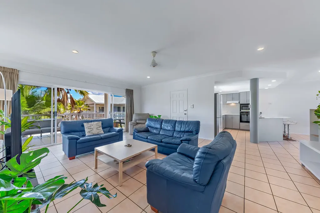 11/24 Pandanus Drive, Cannonvale, QLD 4802