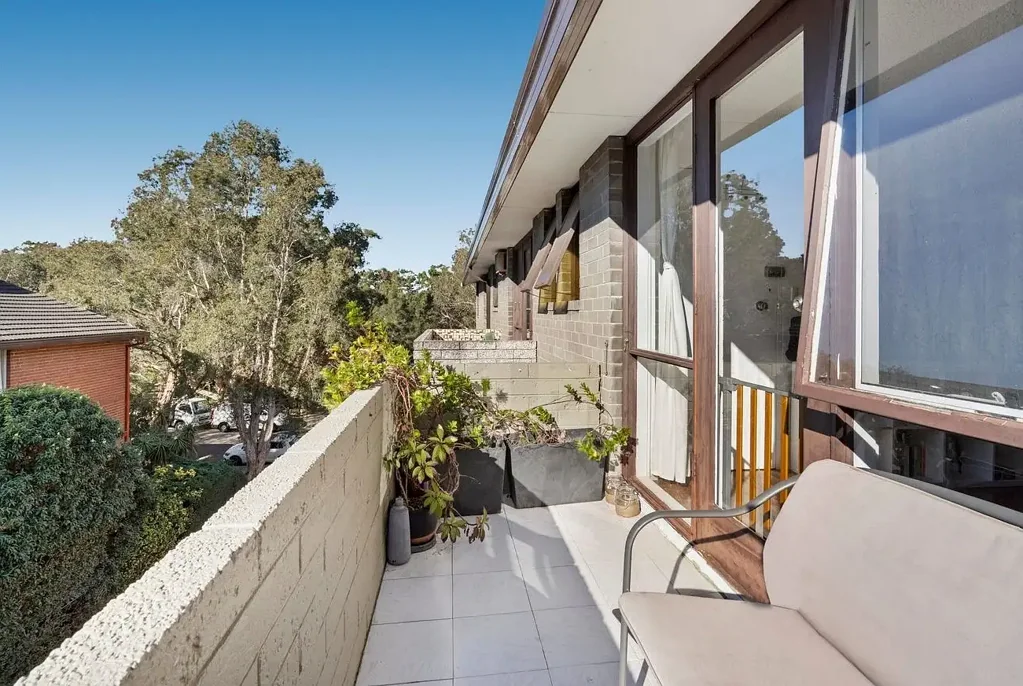 Manly Vale 2Phòng ngủ Renovated Top-Floor Apartment with Lock-Up Garage