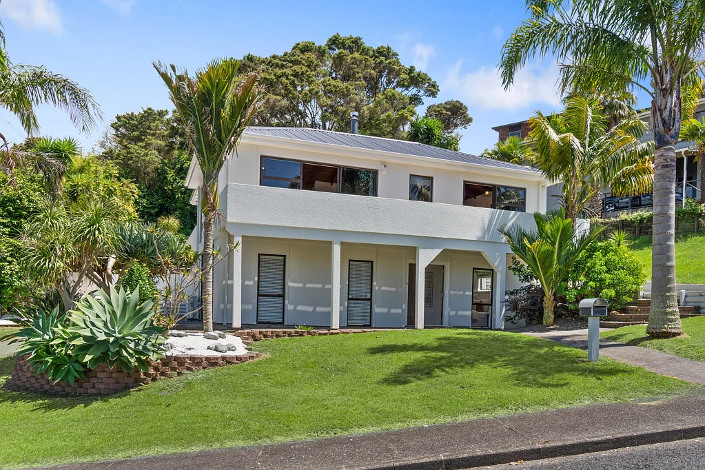 31 Noeleen Street, Glenfield, North Shore City, Auckland