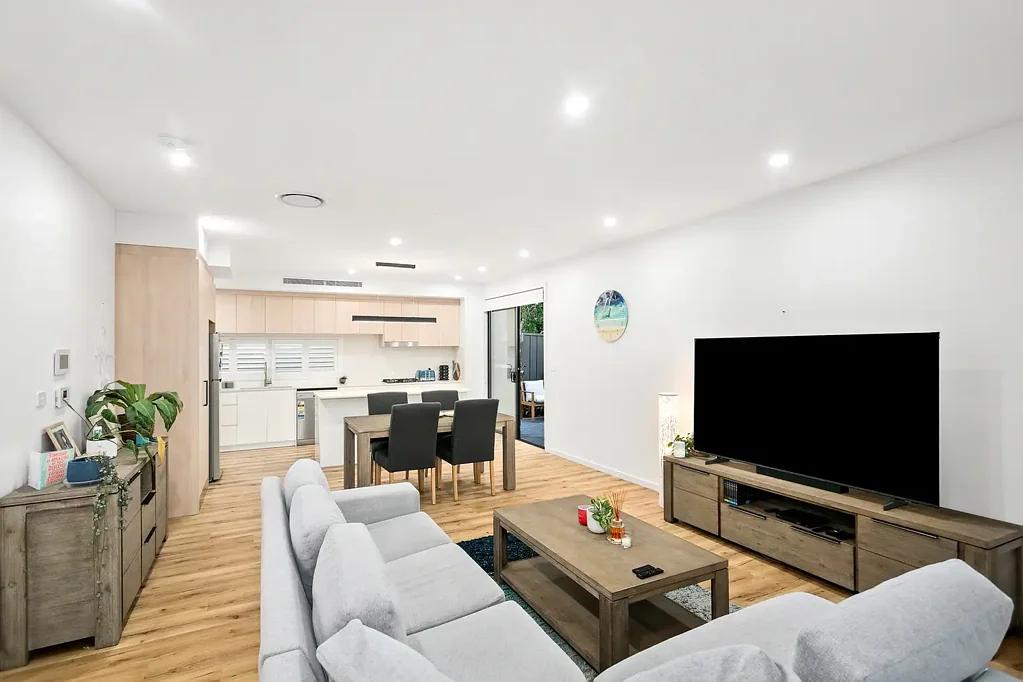 2/71 Kingston Street, Oak Flats, NSW 2529