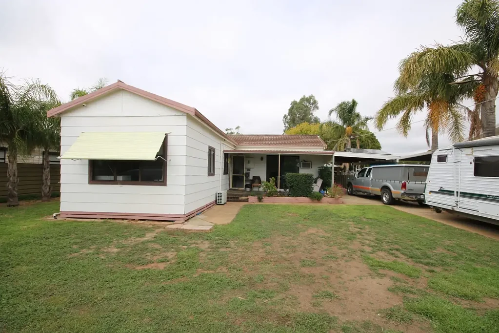Rochester 3ห้องนอน SPACIOUS OPPORTUNITY ON A GENEROUS 1,400m² ALLOTMENT