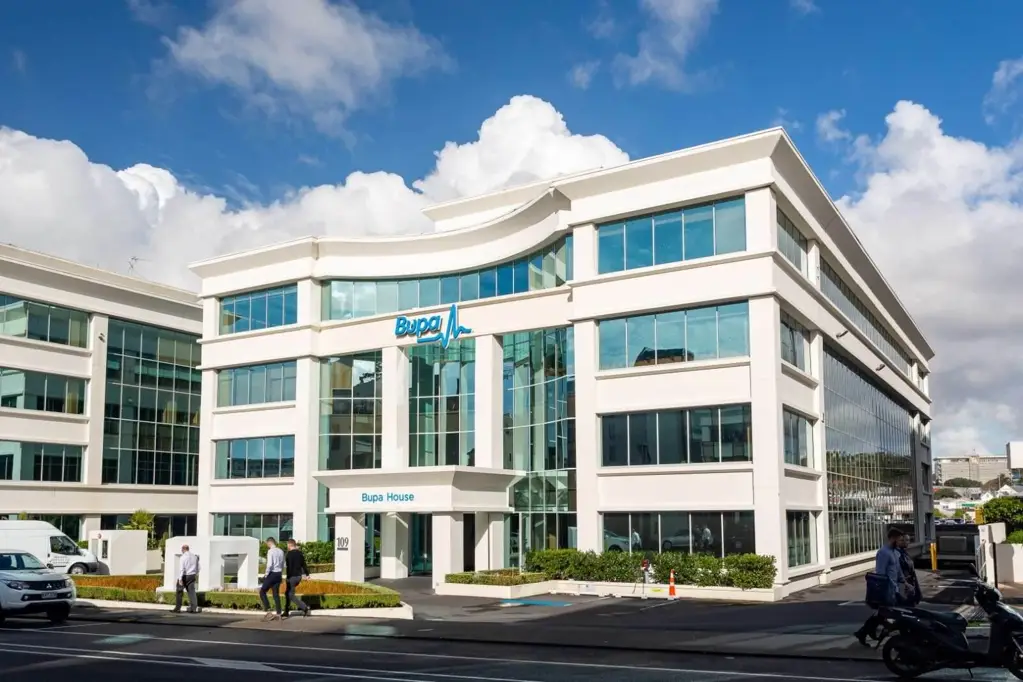 Newmarket BRIGHT MODERN OFFICE WITH TEN PARKS
