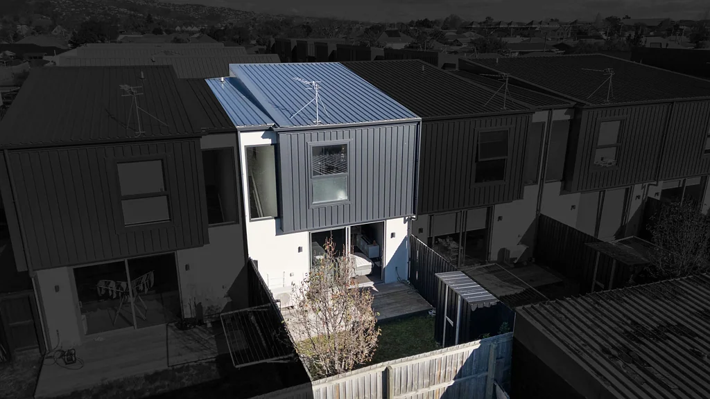 Woolston 2chambre Investor Says Sell!