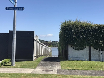LOVELY HOME CLOSE TO THE WATER